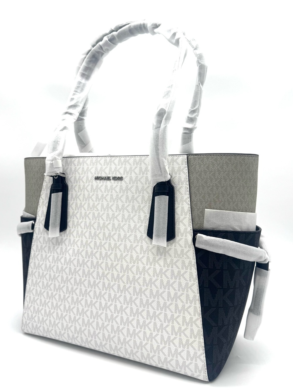 Michael Kors Voyager Large Color-Block Signature Logo Tote Bag - Optic White